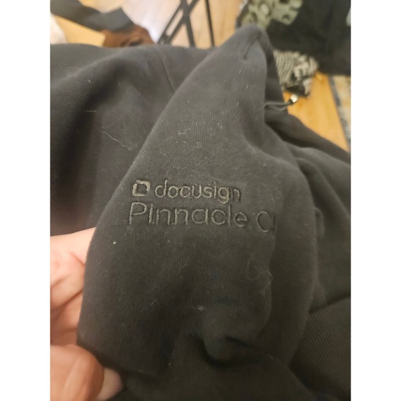 Lululemon Scuba Full-Zip Hoodie Black Docusign Pinnacle Club Logo Size 8 - Picture 4 of 6